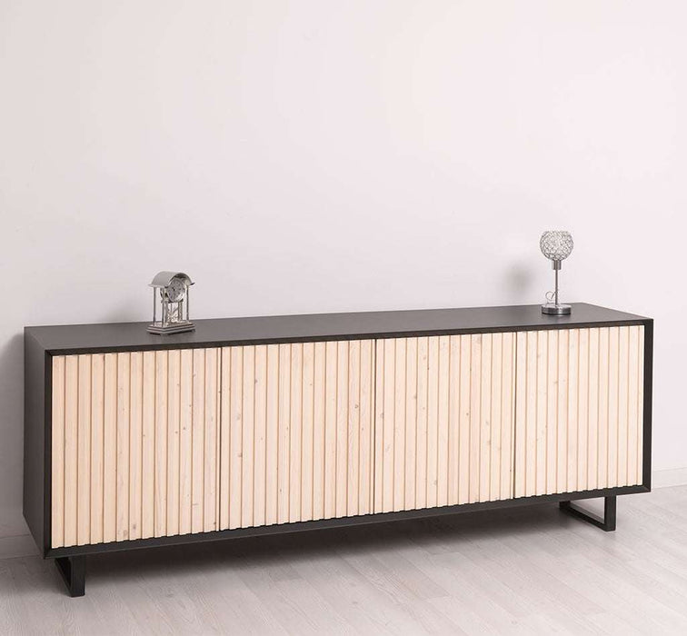 Großes TV-Board aus Massivholz | Sideboard mit geschlossener Front