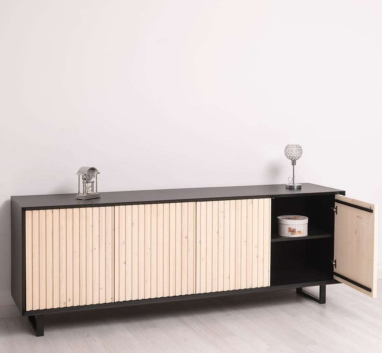 Großes TV-Board aus Massivholz | Sideboard mit geschlossener Front