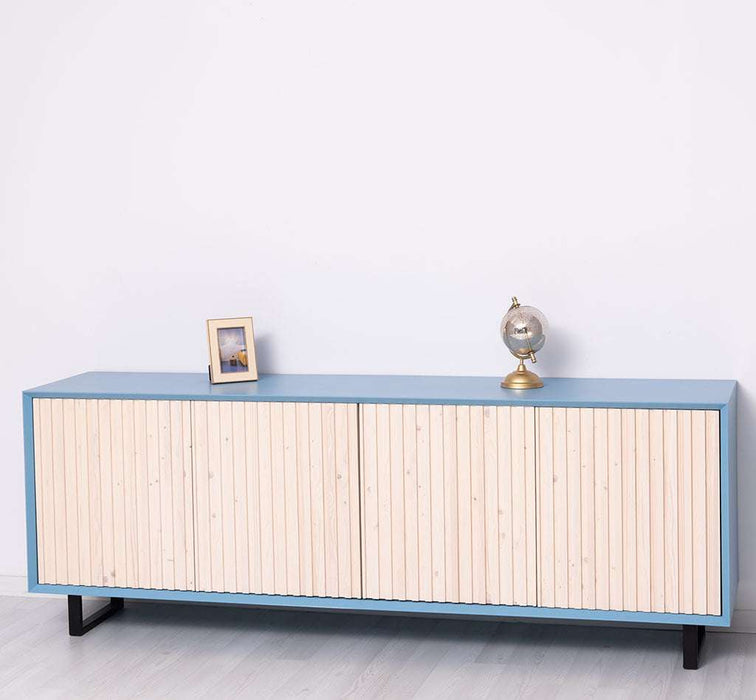 Großes TV-Board aus Massivholz | Sideboard mit geschlossener Front