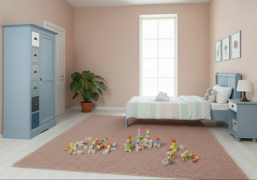 Schlafzimmer-Set-Massivholz-Kinderzimmer-Bett-Nachttisch-Kleiderschrank-spielzeug-frontal