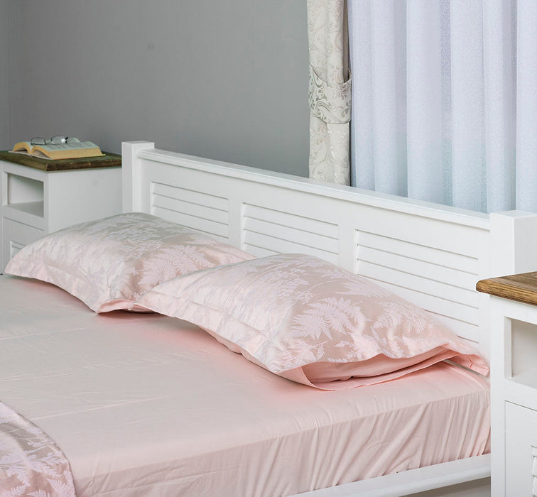 Landhausbett aus Massivholz in verschiedenen Größen & Farben