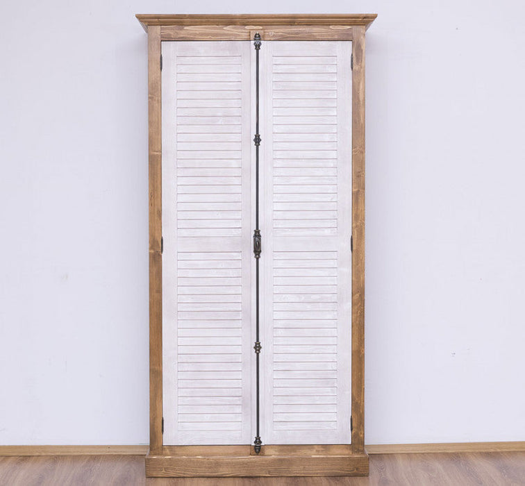 Kleiderschrank aus Massivholz mit Lamellentüren mit 4 Einlegeböden