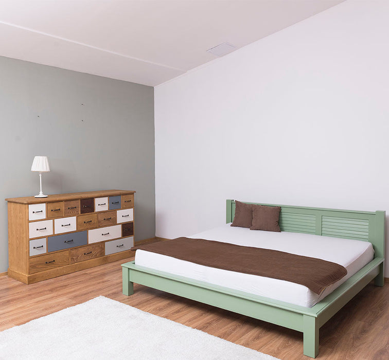 Landhausbett aus Massivholz in verschiedenen Größen & Farben