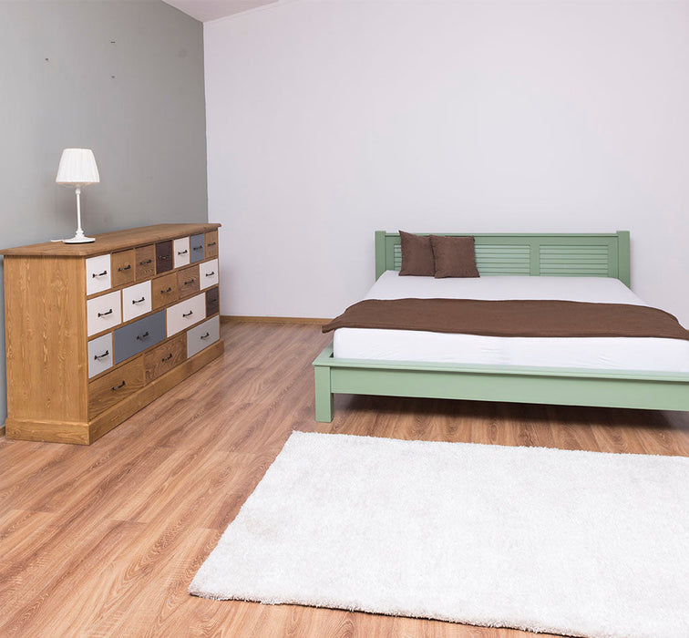 Landhausbett aus Massivholz in verschiedenen Größen & Farben