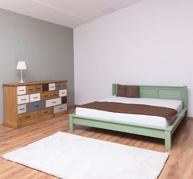 Landhausbett aus Massivholz in verschiedenen Größen & Farben
